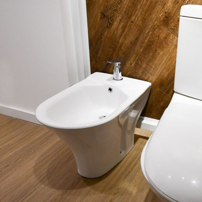 bidet-blanco-brillo-para-griferia-frontal-linea-amadeo-000